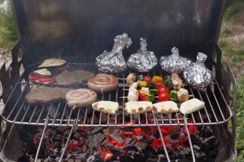 Rodinné stříbro na talíři - Ztracené syrečky na grilu